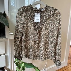 NWT: green floral blouse with ruffle front